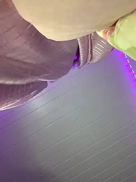 Snapshot of luluzinhax chatting on 02-16-26, 02:21 luluzinhax online show from 02-16-26, 02:21