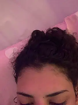 Snapshot of luluzinhax chatting on 01-19-26, 04:16 luluzinhax online show from 01-19-26, 04:16