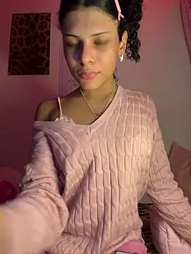 Snapshot of luluzinhax chatting on 05-28-26, 04:09 luluzinhax online show from 05-28-26, 04:09
