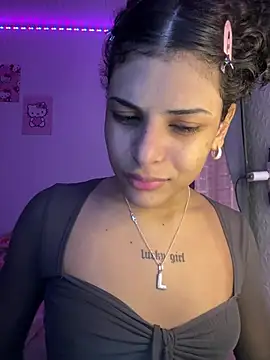 Snapshot of luluzinhax chatting on 04-23-26, 02:51 luluzinhax online show from 04-23-26, 02:51