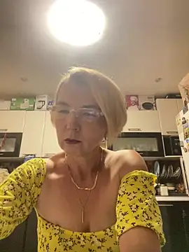Snapshot of VasylynaLove421 chatting on 09-16-25, 07:15 VasylynaLove421 online show from 09-16-25, 07:15