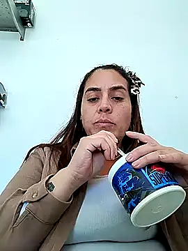 Snapshot of denissebombon chatting on 02-09-26, 06:39 denissebombon online show from 02-09-26, 06:39