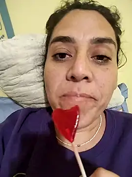 Snapshot of denissebombon chatting on 02-14-26, 02:56 denissebombon online show from 02-14-26, 02:56