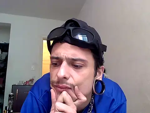 Snapshot of chrisalmeid_ chatting on 11-02-25, 02:11 chrisalmeid  online show from 11-02-25, 02:11