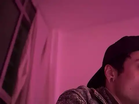 Snapshot of chrisalmeid_ chatting on 11-05-25, 03:31 chrisalmeid online show from 11-05-25, 03:31