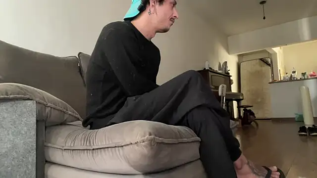 Snapshot of chrisalmeid_ chatting on 06-20-26, 05:29 chrisalmeid online show from 06-20-26, 05:29