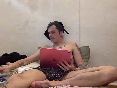 Snapshot of chrisalmeid_ chatting on 10-13-25, 12:56 chrisalmeid  online show from 10-13-25, 12:56