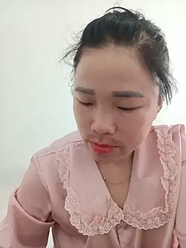 Snapshot of sumy-00 chatting on 05-14-26, 01:46 sumy-00 online show from 05-14-26, 01:46