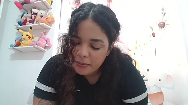 Snapshot of SecretBrunette chatting on 09-17-25, 05:59 SecretBrunette online show from 09-17-25, 05:59