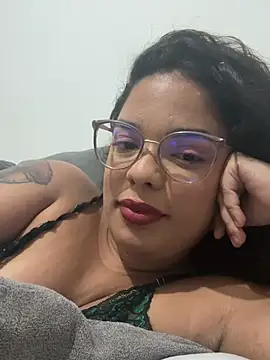 Snapshot of SecretBrunette chatting on 06-22-26, 04:42 SecretBrunette online show from 06-22-26, 04:42