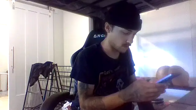 Snapshot of Jbenz420 chatting on 07-14-26, 09:54 Jbenz420 online show from 07-14-26, 09:54