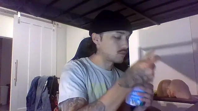 Snapshot of Jbenz420 chatting on 07-12-26, 09:59 Jbenz420 online show from 07-12-26, 09:59