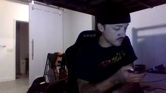 Snapshot of Jbenz420 chatting on 07-05-26, 05:42 Jbenz420 online show from 07-05-26, 05:42