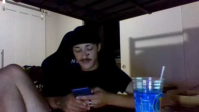 Snapshot of Jbenz420 chatting on 07-10-26, 06:02 Jbenz420 online show from 07-10-26, 06:02