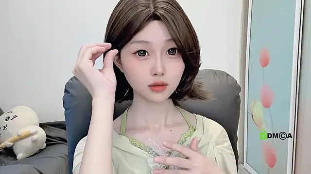 Snapshot of gummy-candy chatting on 10-17-25, 02:26 gummy-candy online show from 10-17-25, 02:26