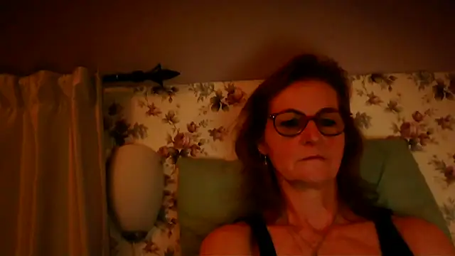 Snapshot of Valinella chatting on 02-12-26, 07:46 Valinella online show from 02-12-26, 07:46