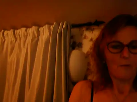 Snapshot of Valinella chatting on 02-07-26, 08:39 Valinella online show from 02-07-26, 08:39