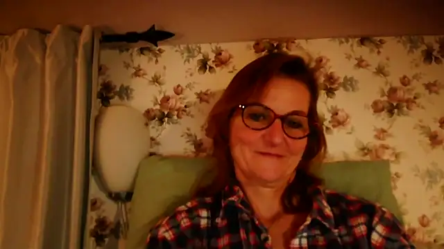 Snapshot of Valinella chatting on 02-15-26, 07:57 Valinella online show from 02-15-26, 07:57