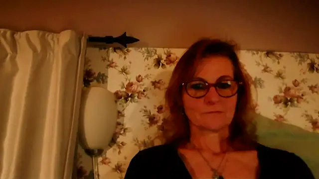 Snapshot of Valinella chatting on 02-14-26, 08:20 Valinella online show from 02-14-26, 08:20