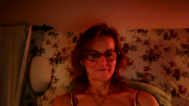 Snapshot of Valinella chatting on 02-10-26, 07:46 Valinella online show from 02-10-26, 07:46