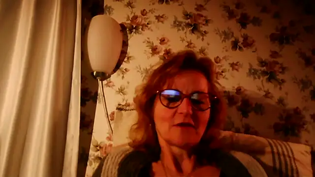 Snapshot of Valinella chatting on 02-21-26, 07:38 Valinella online show from 02-21-26, 07:38