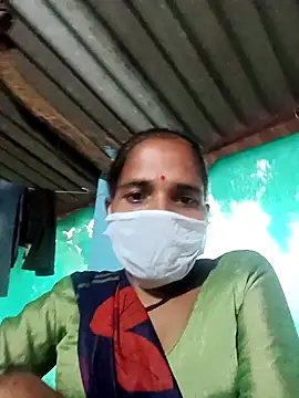 Snapshot of Hot-honi chatting on 10-31-25, 12:02 Hot-honi online show from 10-31-25, 12:02