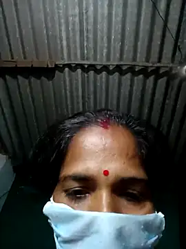 Snapshot of Hot-honi chatting on 09-12-25, 10:42 Hot-honi online show from 09-12-25, 10:42