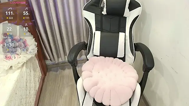 Bae Gigii online show from 11-28-25, 12:44