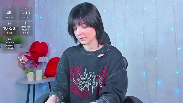 Lynn Martin online show from 03-25-26, 01:06