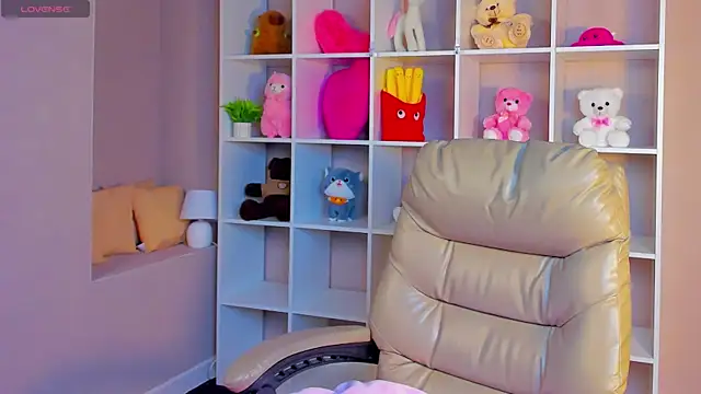 Lynn Martin online show from 09-30-25, 01:11