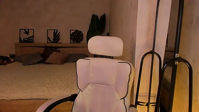 Lynn Martin online show from 04-24-26, 06:10