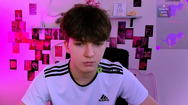 travis wolf  online show from 03-26-26, 09:51