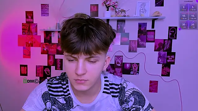 travis wolf  online show from 04-04-26, 08:54