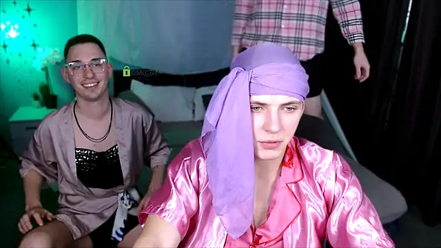 travis wolf  online show from 11-22-25, 08:51