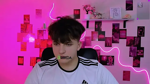 travis wolf  online show from 04-14-26, 08:52