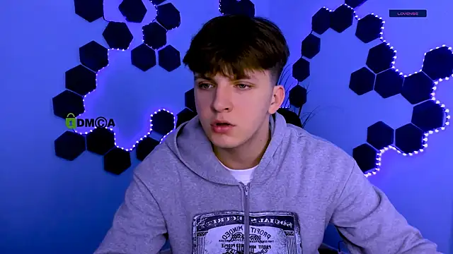 travis wolf  online show from 04-10-26, 08:54