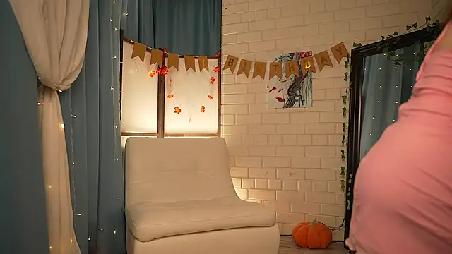 Ruminelle online show from 12-19-25, 12:18