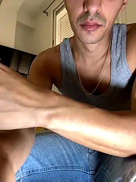 Snapshot of Merousexy282828 chatting on 10-08-25, 03:24 Merousexy282828 online show from 10-08-25, 03:24