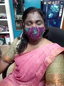 Snapshot of Tamil_Kavitha10 chatting on 04-28-26, 04:55 Tamil Kavitha10 online show from 04-28-26, 04:55