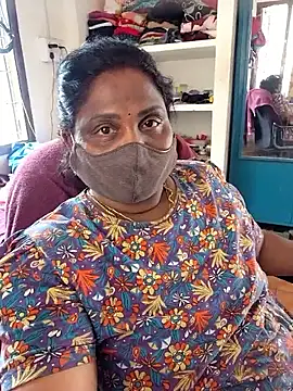 Snapshot of Tamil_Kavitha10 chatting on 05-04-26, 08:28 Tamil Kavitha10 online show from 05-04-26, 08:28