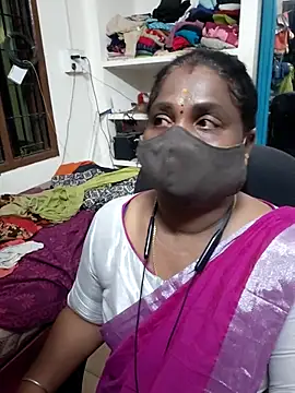 Snapshot of Tamil_Kavitha10 chatting on 05-27-26, 05:09 Tamil Kavitha10 online show from 05-27-26, 05:09