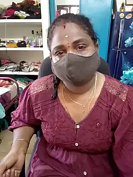 Snapshot of Tamil_Kavitha10 chatting on 04-23-26, 01:12 Tamil Kavitha10 online show from 04-23-26, 01:12