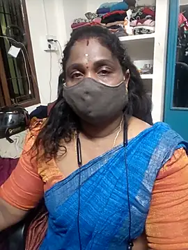 Snapshot of Tamil_Kavitha10 chatting on 05-11-26, 04:48 Tamil Kavitha10 online show from 05-11-26, 04:48