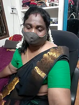 Snapshot of Tamil_Kavitha10 chatting on 05-10-26, 03:36 Tamil Kavitha10 online show from 05-10-26, 03:36