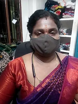 Snapshot of Tamil_Kavitha10 chatting on 06-12-26, 08:17 Tamil Kavitha10 online show from 06-12-26, 08:17