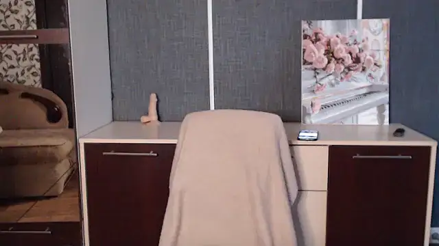 AmoraLuv online show from 11-12-25, 08:29