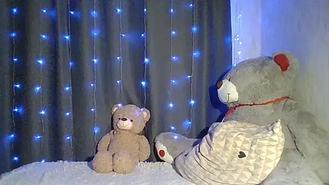 Snapshot of Nancy_Luna chatting on 10-21-25, 05:45 Nancy Luna online show from 10-21-25, 05:45