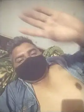 Snapshot of Manjit009 chatting on 10-17-25, 06:43 Manjit009 online show from 10-17-25, 06:43