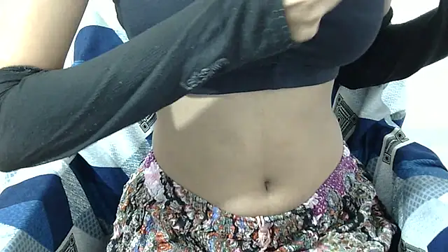 Riva arora01 online show from 07-12-26, 10:38