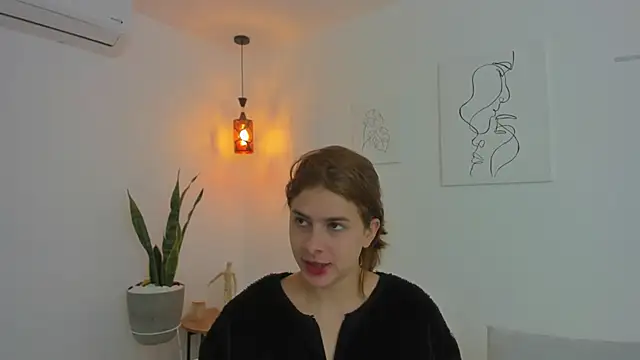 Snapshot of kaylajhonnes6 chatting on 10-12-25, 01:23 kaylajhonnes6 online show from 10-12-25, 01:23